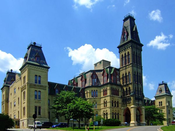 Photograph of the historic main building of Milwaukee's National Home for Disabled Volunteer Soldiers, built in 1869.