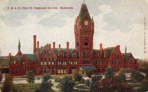 Postcard created between 1907 and 1915 showing the Chicago, Milwaukee, and St. Paul railroad station.