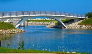 Photograph of the Lakeshore Park Bridge on a bright summer day in 2015. 