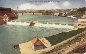 Postcard published in 1916 featuring a view of the North Avenue Dam on the Milwaukee River.